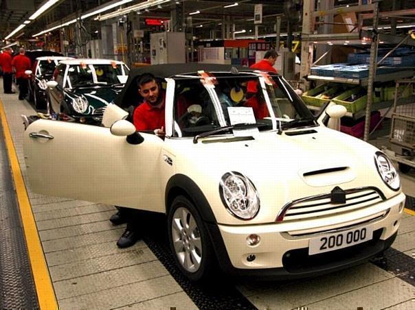 MINI produziert erstmals 200000 MINI innerhalb eines Jahres im BMW Group Werk Oxford 